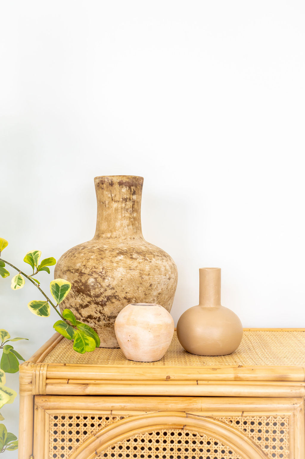 Bold Mini Nude with Rose Crackle Vessel